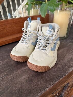 Vans UltraRange Exo Hi Boots Womens Size 6 Cream Blue Hiking Sneakers